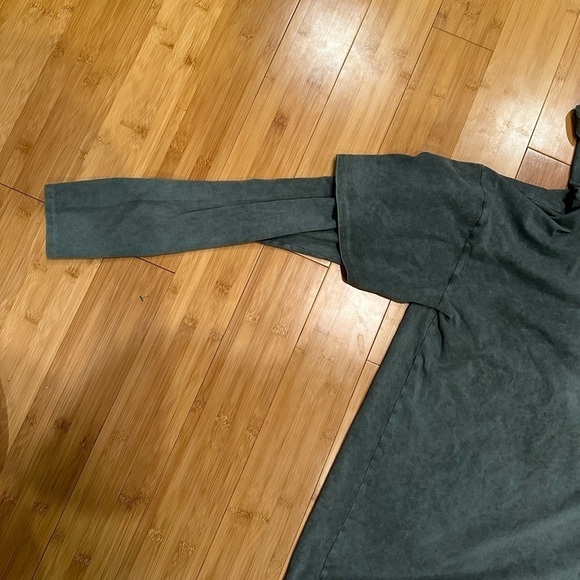 NWT Fashion Nova hoodie top - Picture 3 of 7